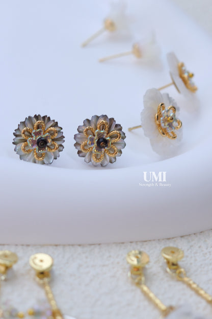 Shell Peony Stud Earrings
