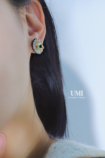 Shell Peony Stud Earrings