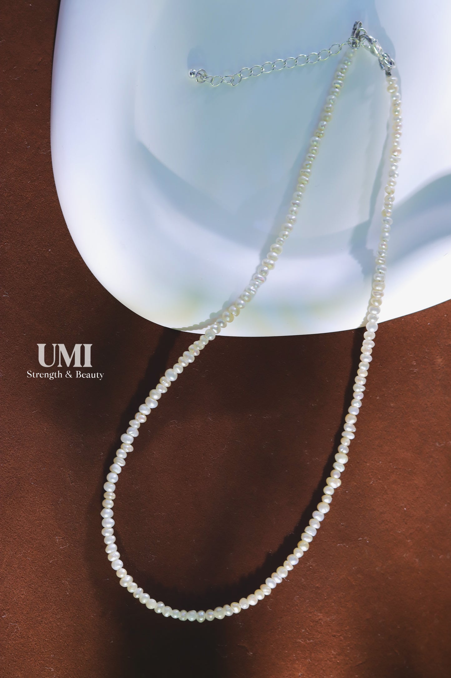 Thin Pearl Choker Necklace